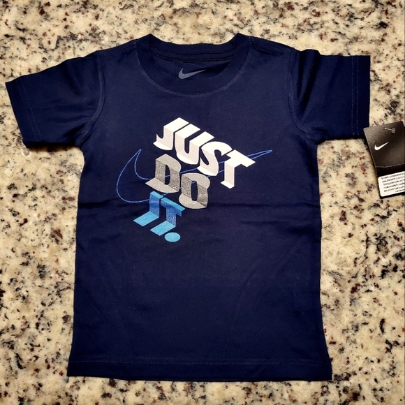 Nike Short Sleeve Tee, Various Sizes - Picture 1 of 1